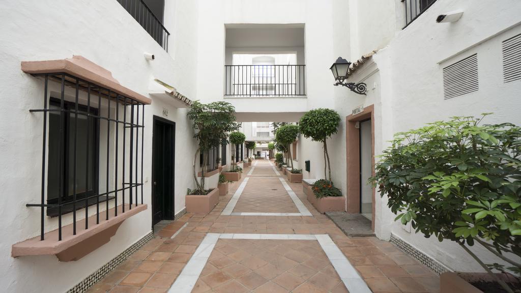 Апартаменты Club Jardines Del Puerto Марбелья Экстерьер фото