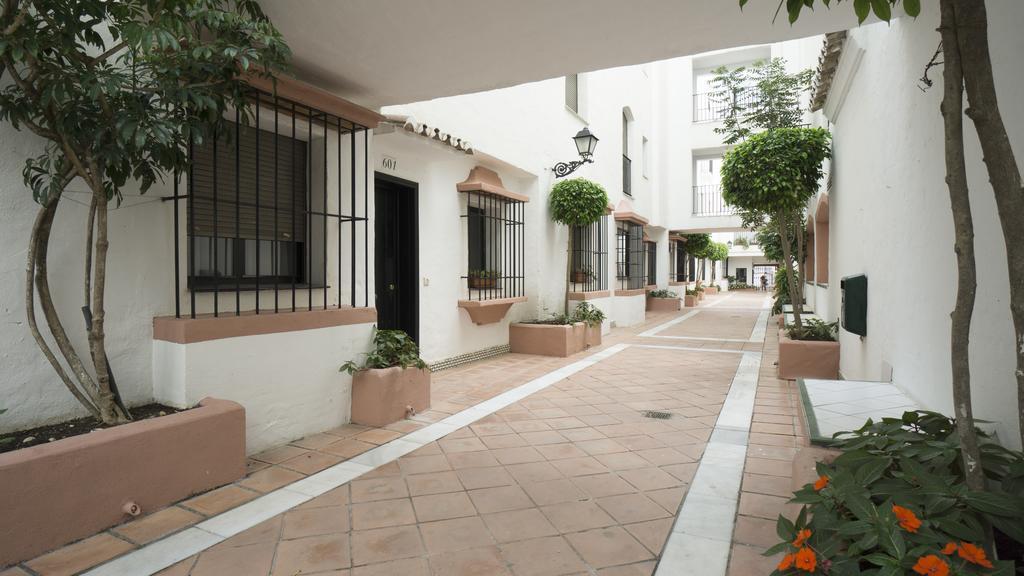 Апартаменты Club Jardines Del Puerto Марбелья Экстерьер фото