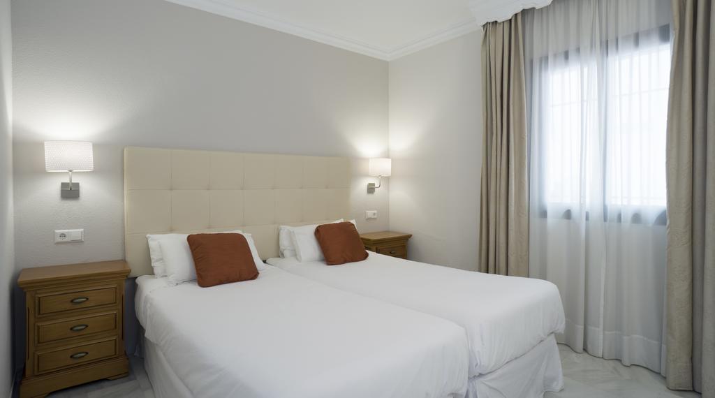 Апартаменты Club Jardines Del Puerto Марбелья Экстерьер фото
