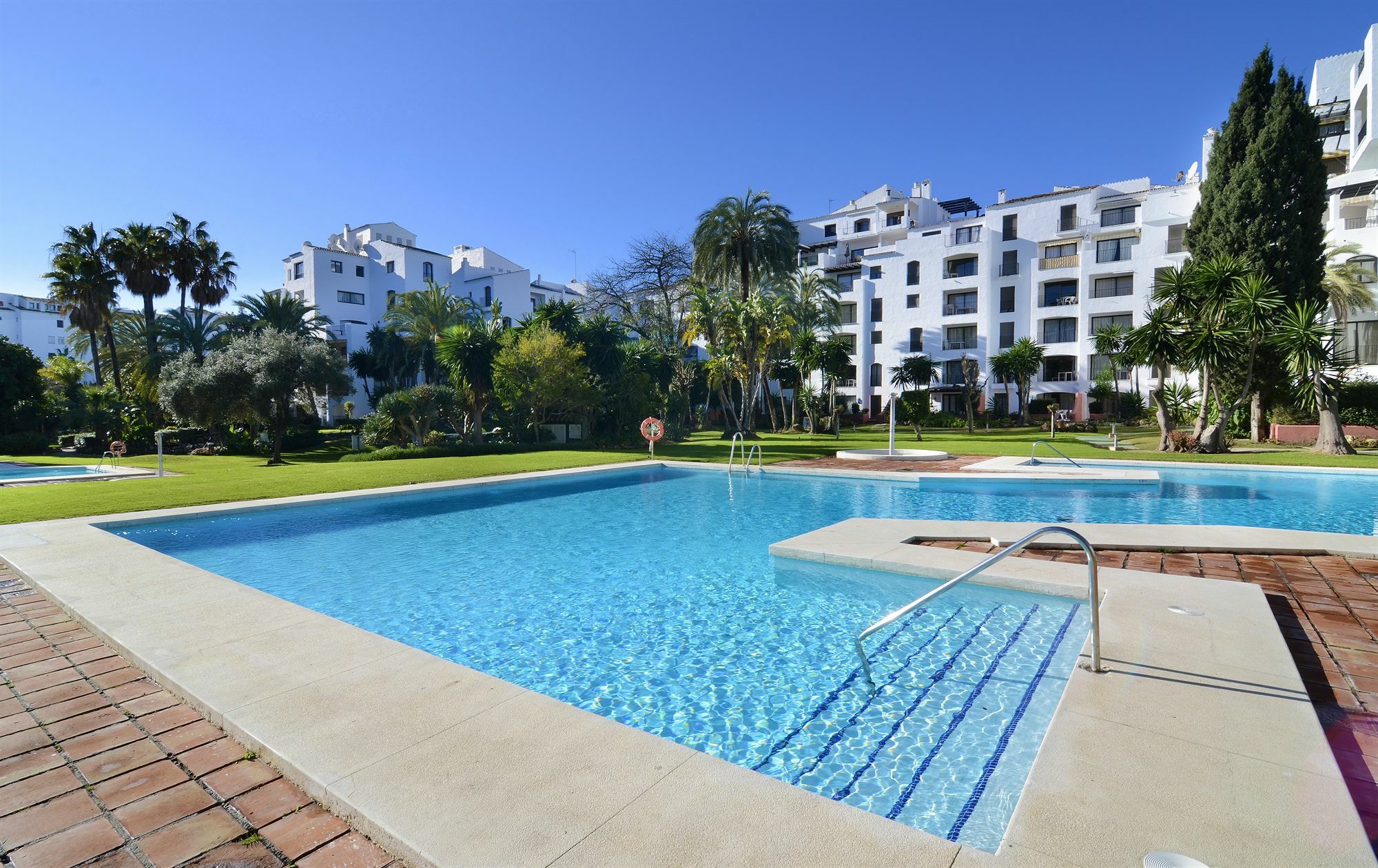 Апартаменты Club Jardines Del Puerto Марбелья Экстерьер фото